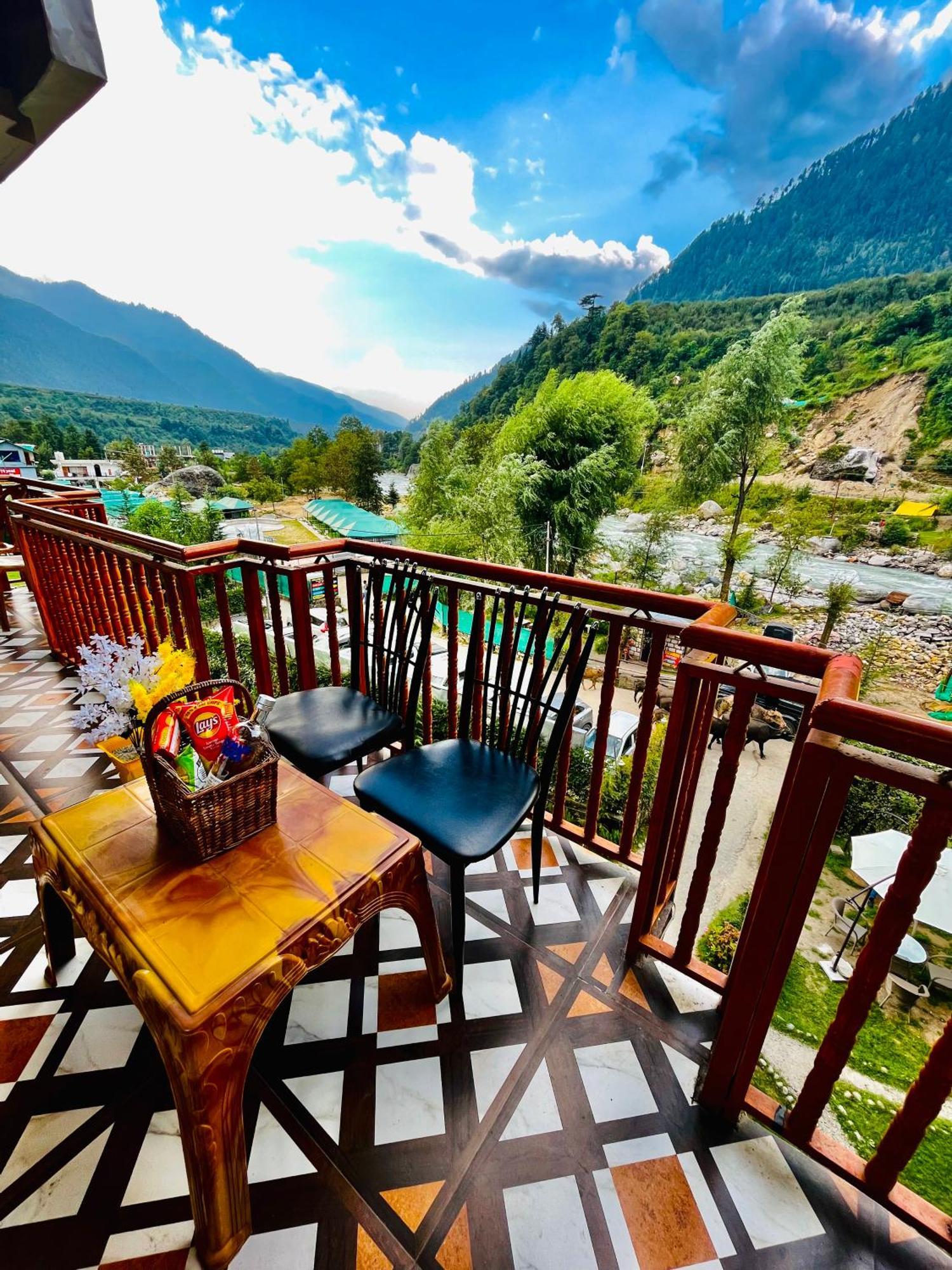 Himalayan Hill Queen Resort, Manali M98160-43400 외부 사진