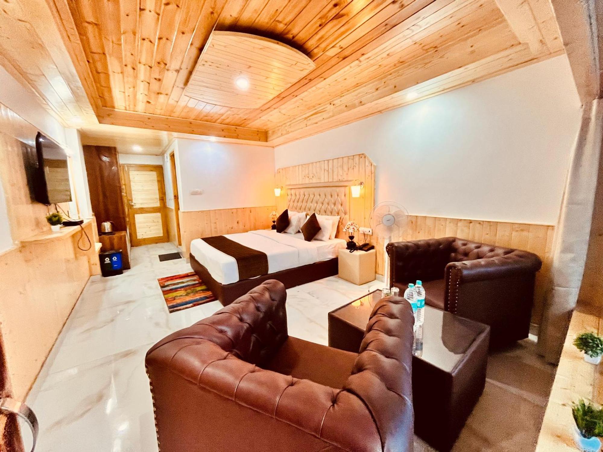 Himalayan Hill Queen Resort, Manali M98160-43400 외부 사진