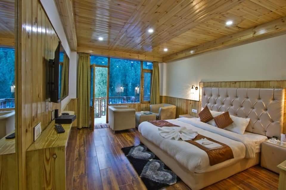 Himalayan Hill Queen Resort, Manali M98160-43400 외부 사진
