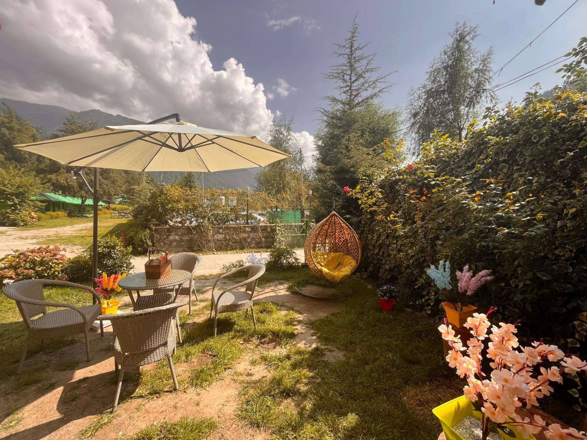 Himalayan Hill Queen Resort, Manali M98160-43400 외부 사진