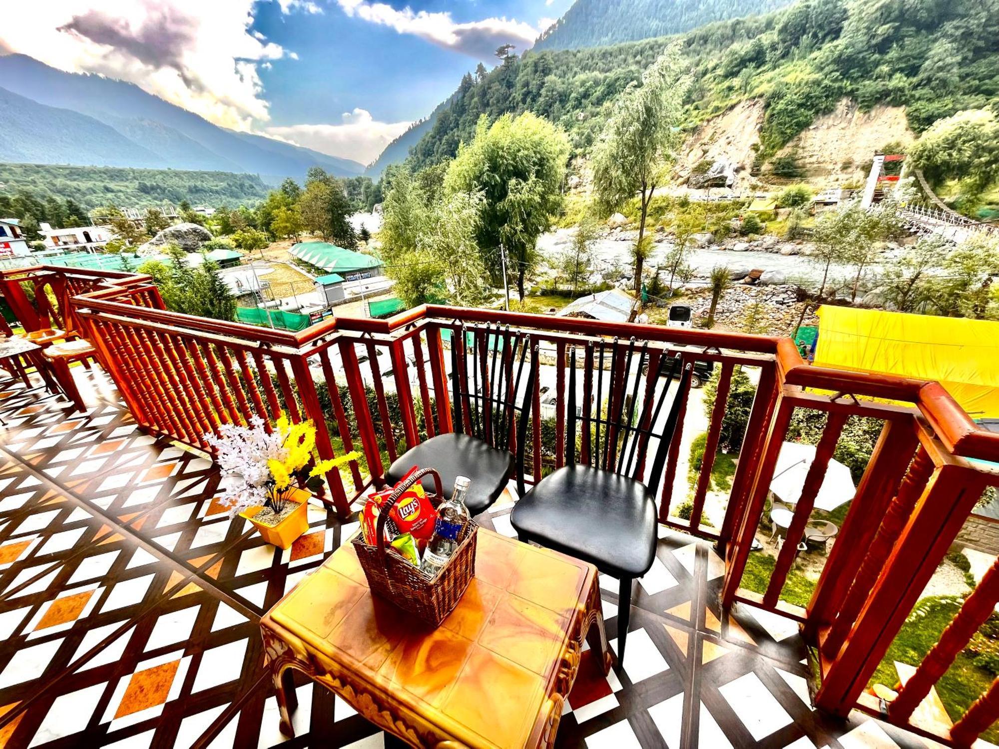 Himalayan Hill Queen Resort, Manali M98160-43400 외부 사진