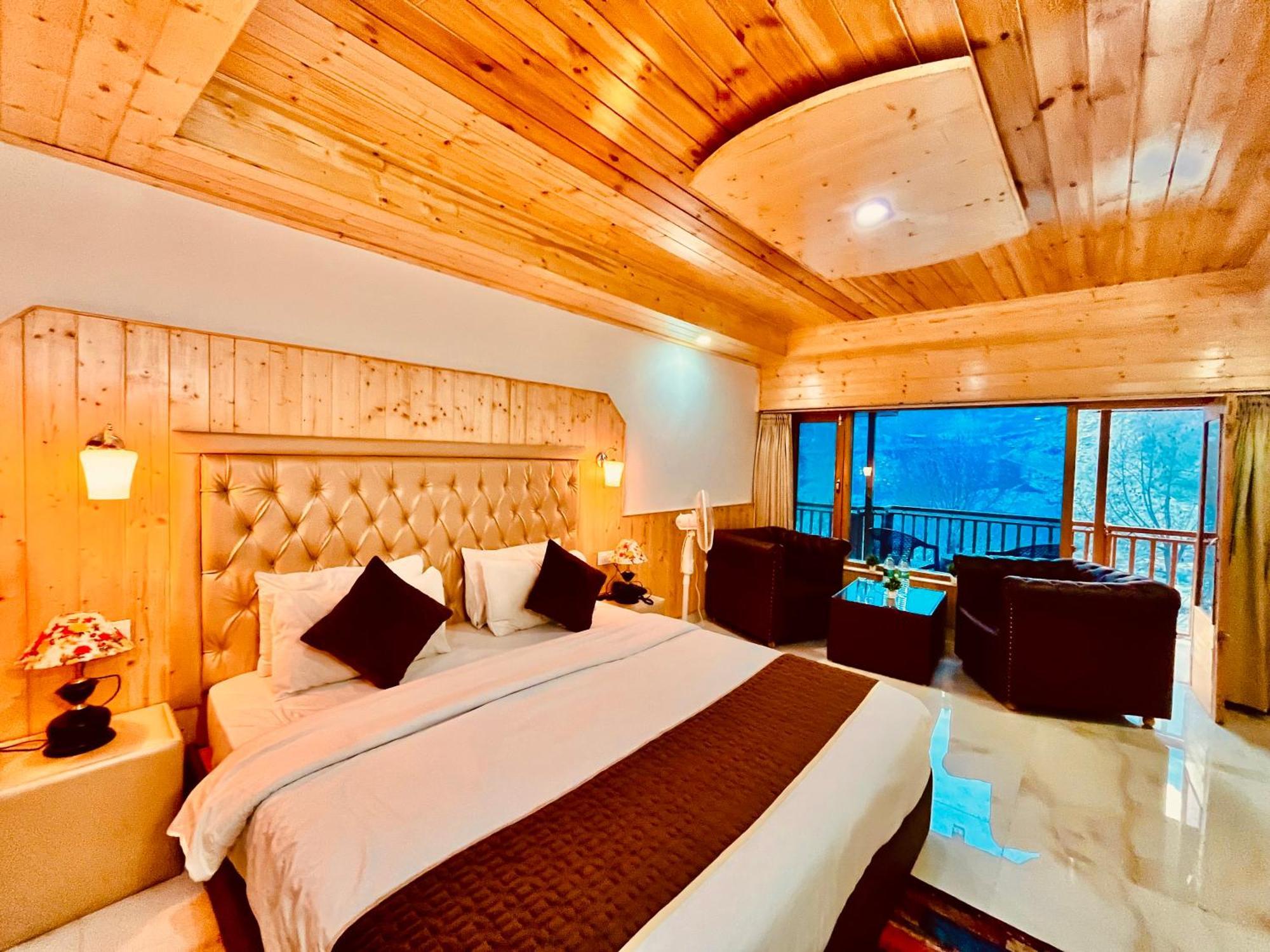 Himalayan Hill Queen Resort, Manali M98160-43400 외부 사진