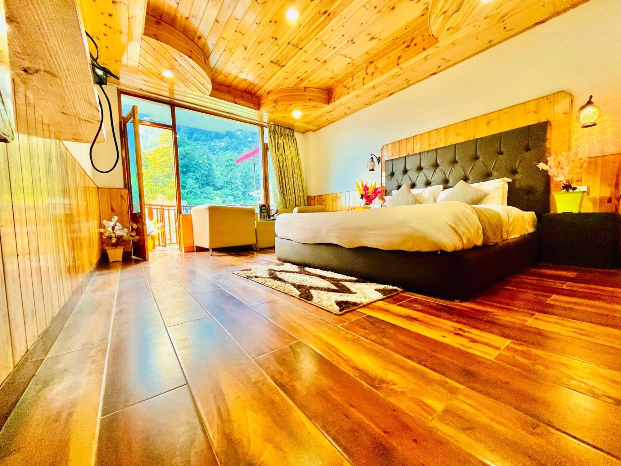 Himalayan Hill Queen Resort, Manali M98160-43400 외부 사진