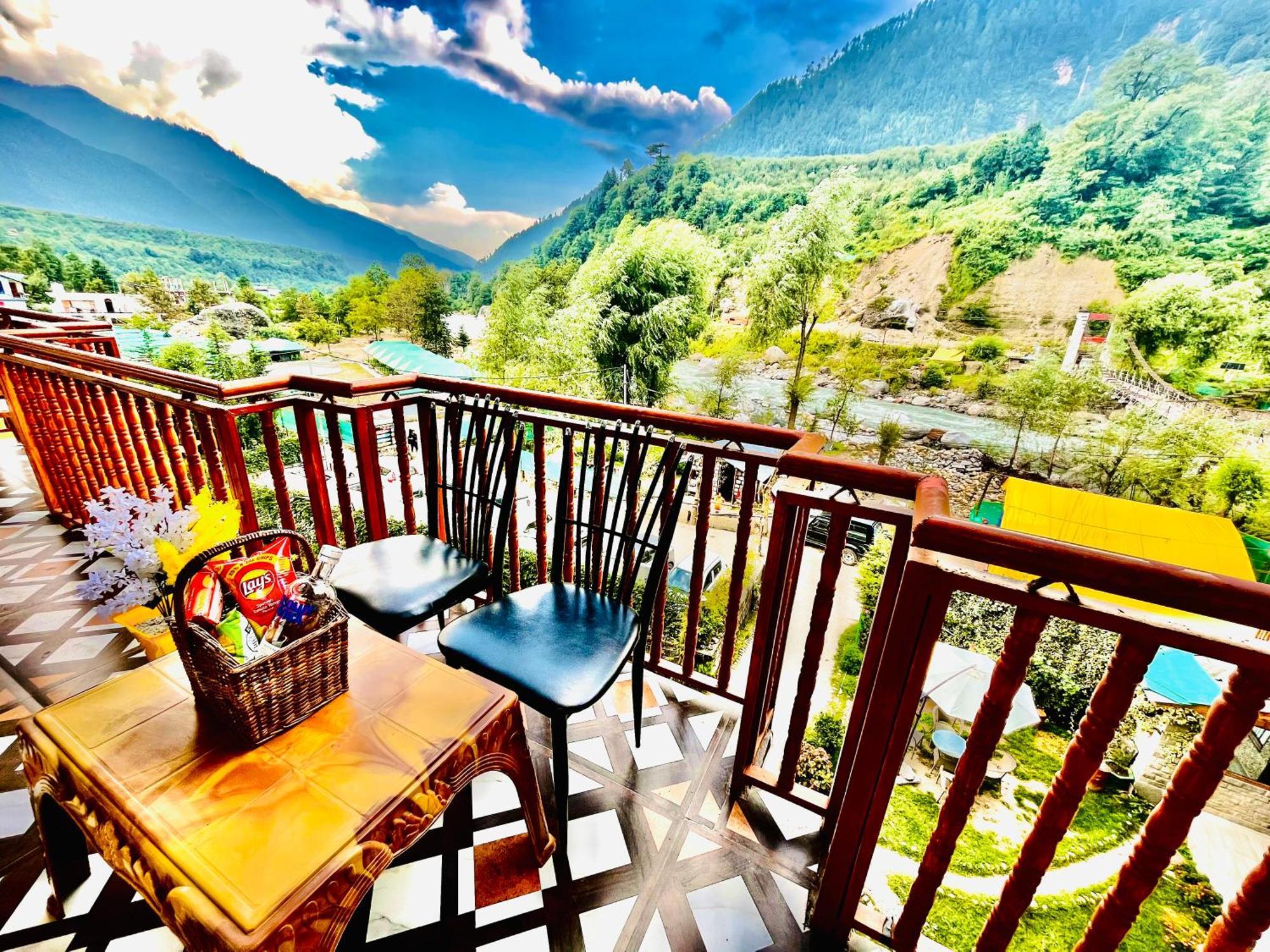 Himalayan Hill Queen Resort, Manali M98160-43400 외부 사진