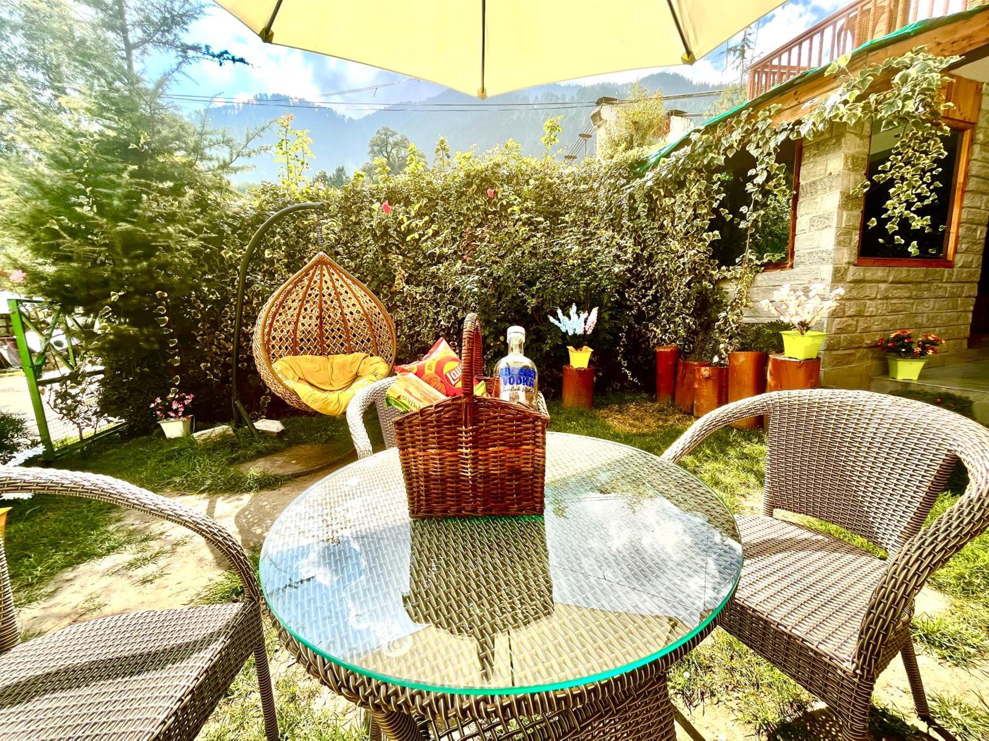 Himalayan Hill Queen Resort, Manali M98160-43400 외부 사진