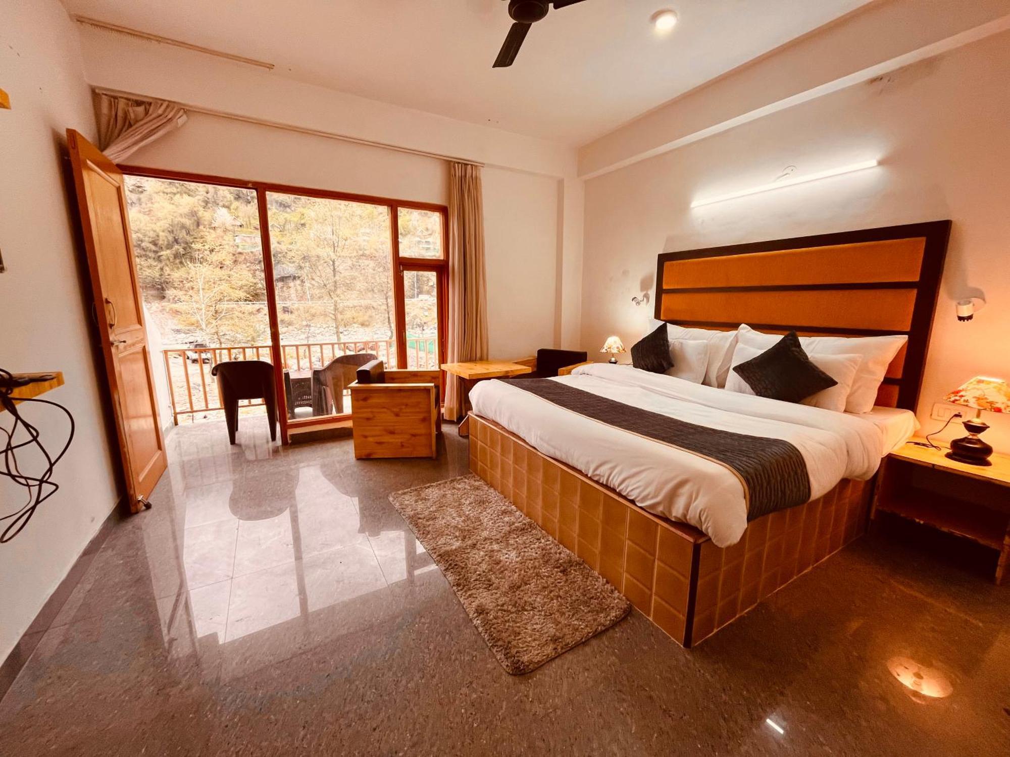 Himalayan Hill Queen Resort, Manali M98160-43400 외부 사진