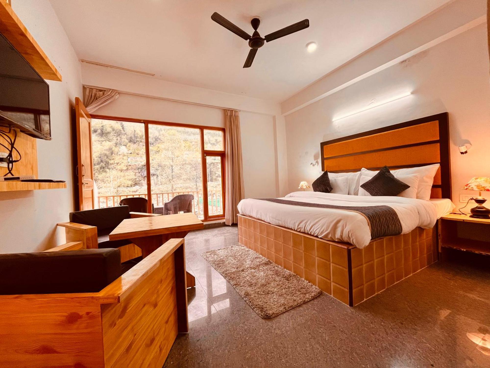Himalayan Hill Queen Resort, Manali M98160-43400 외부 사진