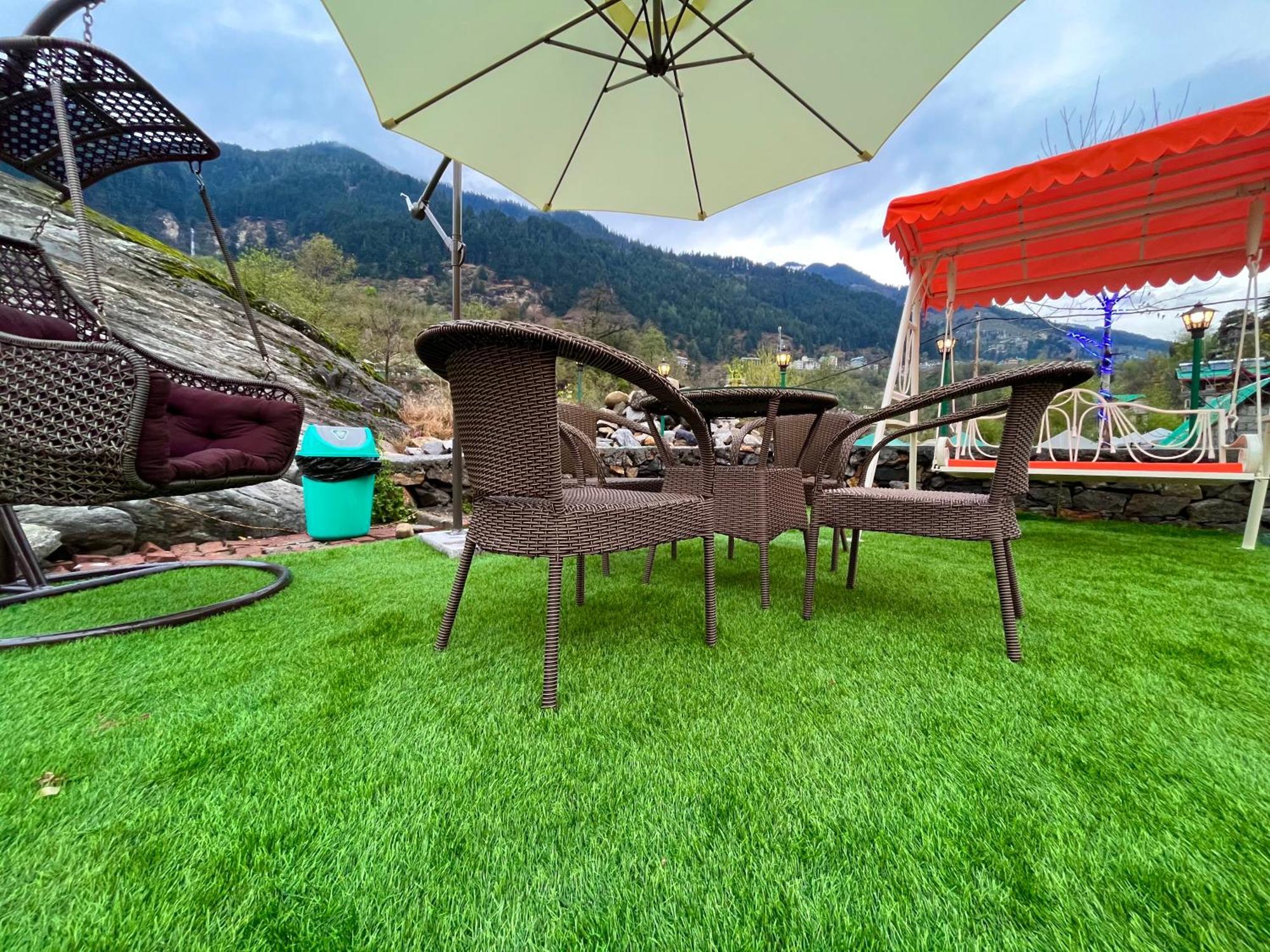 Himalayan Hill Queen Resort, Manali M98160-43400 외부 사진